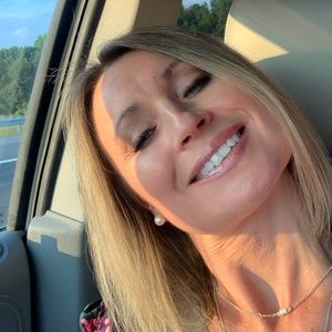 Meet your Posher, Leslie